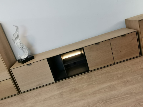 Szafka RTV Xooon Elements 210 cm oak Szafka RTV Xooon Elements 210 cm oak
