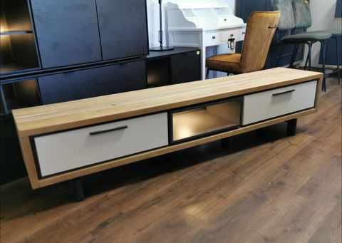 Szafka RTV Xooon Otta 210 cm (+dostawka do 300 cm) Szafka RTV Xooon Otta 210 cm (+dostawka do 300 cm)