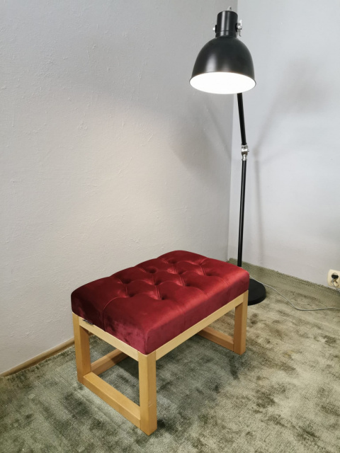 Drewniana, tapicerowana ławka Emra Wood Design pikowana bordowa Drewniana, tapicerowana ławka Emra Wood Design pikowana bordowa