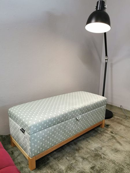 Kufer na drewnianej konstrukcji Emra Wood Design Kufer na drewnianej konstrukcji Emra Wood Design