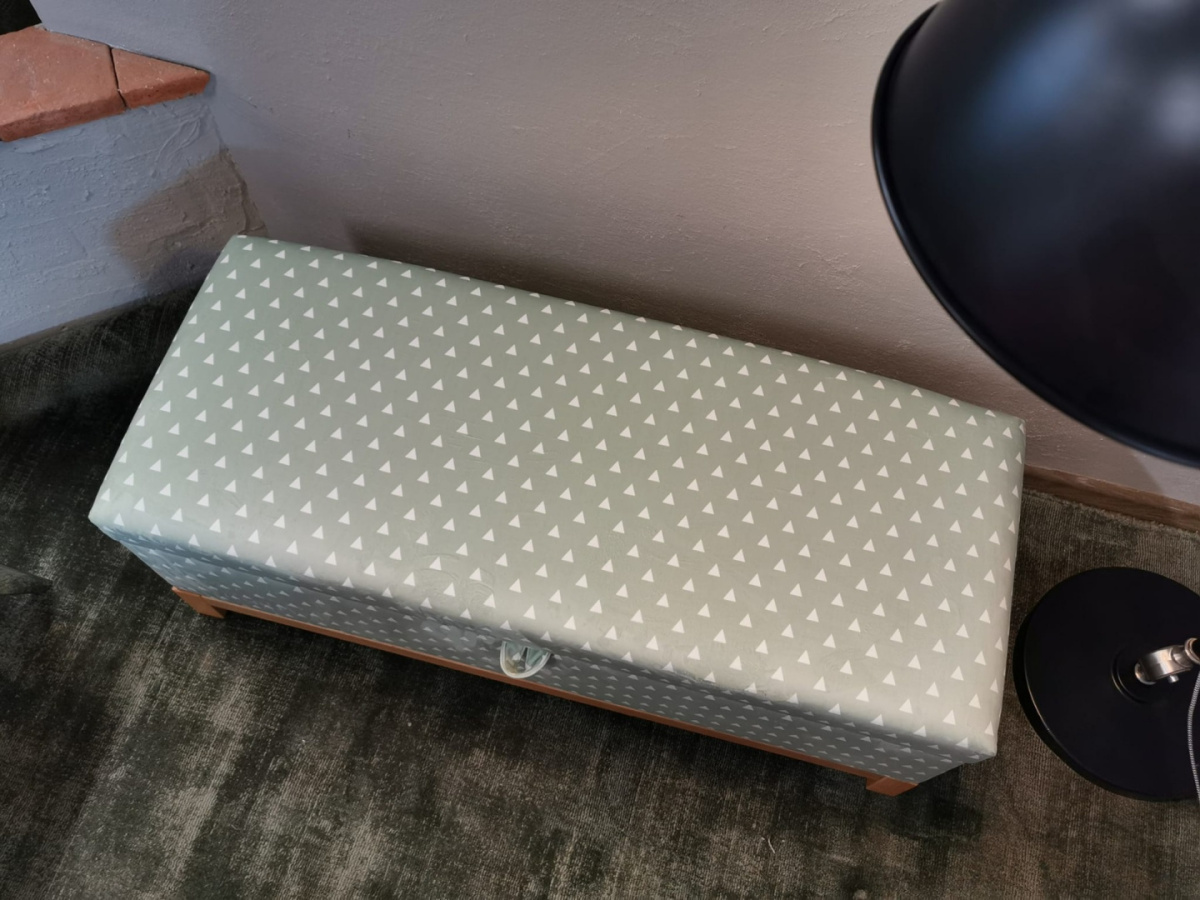 Kufer na drewnianej konstrukcji Emra Wood Design Kufer na drewnianej konstrukcji Emra Wood Design