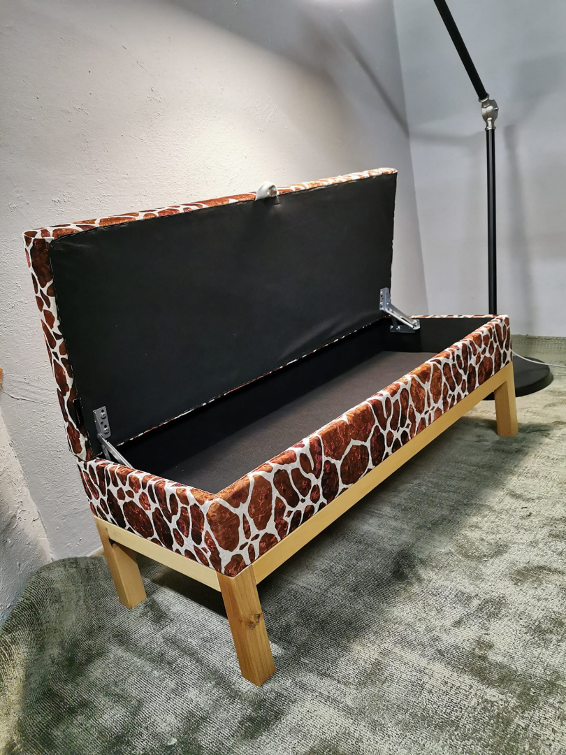 Kufer na drewnianej konstrukcji Emra Wood Design Kufer na drewnianej konstrukcji Emra Wood Design