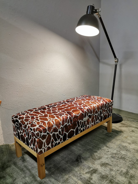 Kufer na drewnianej konstrukcji Emra Wood Design Kufer na drewnianej konstrukcji Emra Wood Design