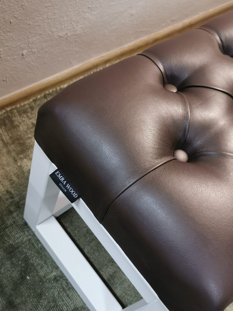 Pikowana ławka do przedpokoju Emra Wood Design brązowa ekoskóra Pikowana ławka do przedpokoju Emra Wood Design brązowa ekoskóra