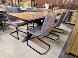 Krzesło do jadalni Xooon ARTELLA z personalizowaną tapicerką i podstawą