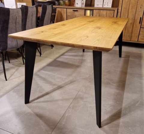Stół dębowy 200 x 90 cm dostępny od ręki Stół dębowy 200 x 90 cm dostępny od ręki