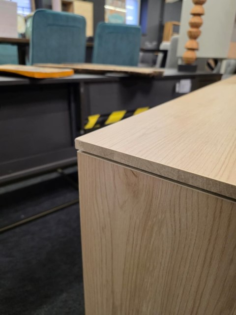 Szafka RTV Xooon Lindfield 160 cm DEFEKT Szafka RTV Xooon Lindfield 160 cm DEFEKT