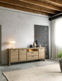 Komoda Henders& Hazel NYSTEAD z oświetleniem LED, dąb Dune Natural / lak platynowy