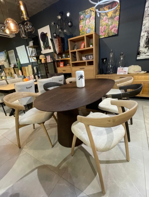 Stół do jadalni TRENTON 210x105 cm, fornir dębowy, kolor Clay, organiczny kształt