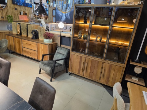 Witryna/Kredens EVEREST 150 cm, 3 szklane drzwi LED, 3 pełne drzwi soft-closing, fornir z dymionego drzewa mango