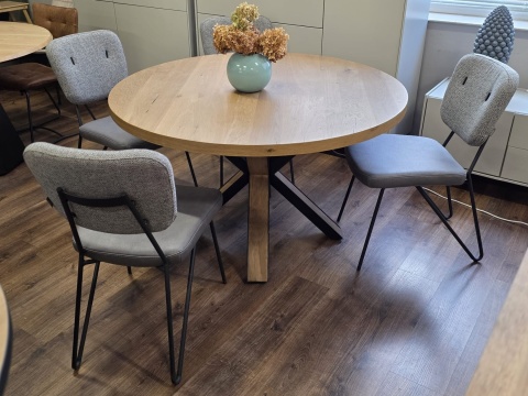 Krzesło do Jadalni JUNE (wybór tapicerki) Sprężyny Kieszeniowe (Pocket Springs), Nogi Metalowe Czarne – Henders & Hazel