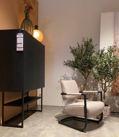 [M] Highboard / Komoda Wysoka CARVING 125 cm, 2-drzwiowa, Fornir Dębowy Castle Black z Reliefem – XOOON