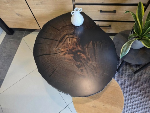 Stolik Kawowy z plastra (2) HAGAN z Nieregularnym Blatem Dąb Czarny / Czarne Metalowe Nogi