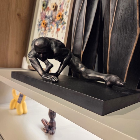 Figurka Dekoracyjna Stretching Man 50cm – Coco Maison