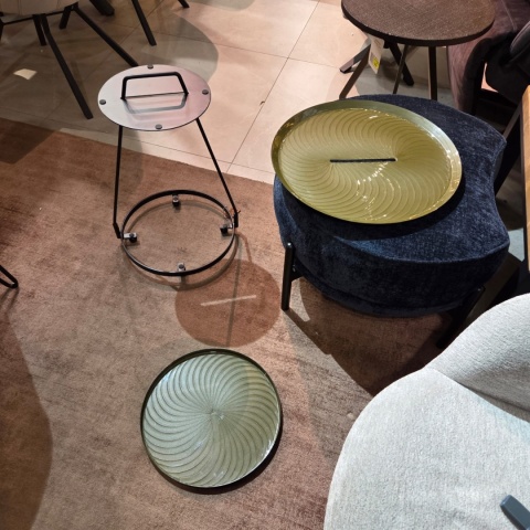 Stolik Pomocniczy Melbourne z Tacami 54 cm – Oliwkowy Metal | Coco Maison