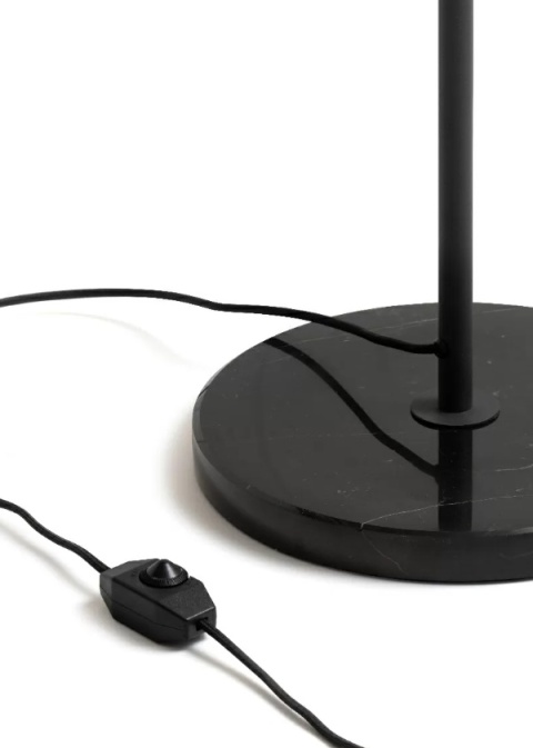 Lampa Podłogowa Daan 176 cm – Brązowa imitacja drewna, Marmurowa Podstawa, Stolik | COCO maison