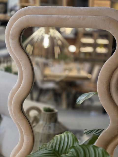 Designerskie Lustro Stojące Miro 160x60 cm – Beżowy Aksamit | COCOmaison