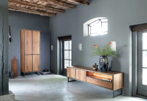 [R] Wąska Witryna Trapani Henders & Hazel – Smoked Mango, Loftowy Design (210 cm)