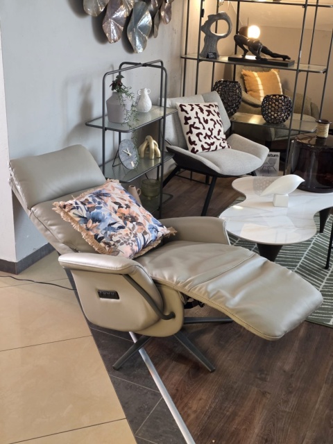 [R, od ręki] Fotel Relax Stelvio – Skóra Naturalna Maine Taupe – 3 Silniki – Akumulator