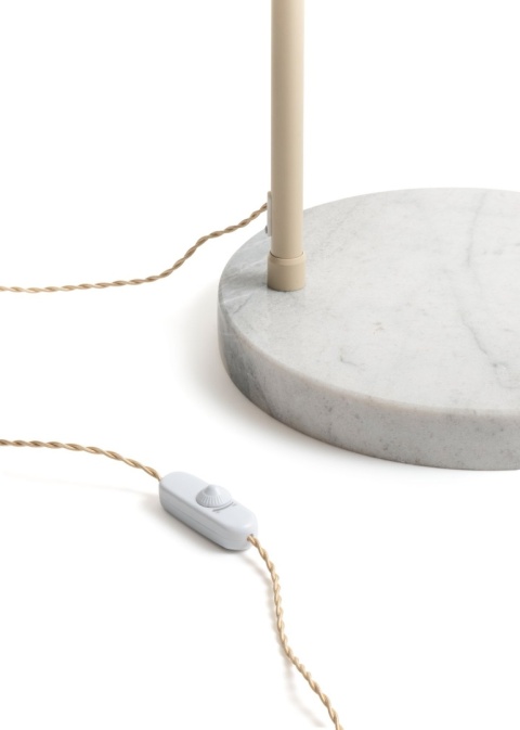 Lampa podłogowa Skip – Lniana Lampa Łukowa – COCOmaison