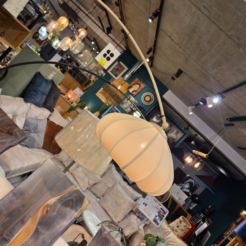 Lampa podłogowa Skip – Lniana Lampa Łukowa – COCOmaison