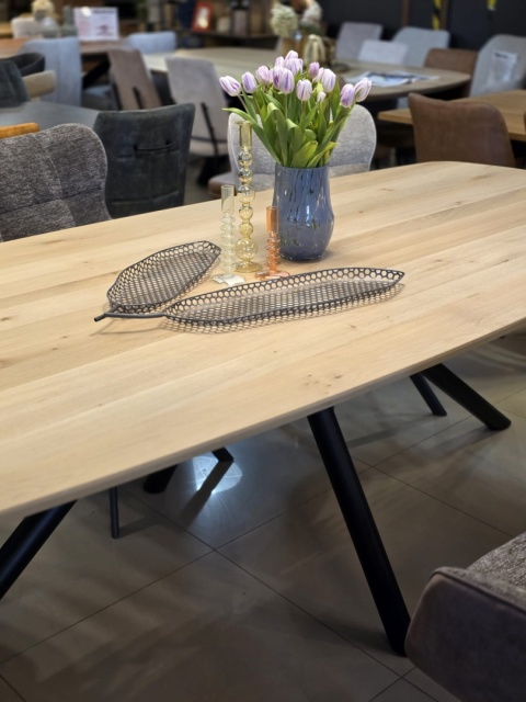 (R, od ręki) Stół Xooon Arvada 250 x 110 cm Oval lity dąb