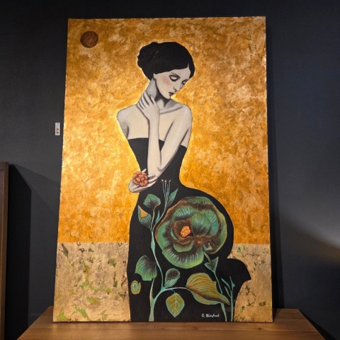 Obraz Ręcznie Malowany "Złoty Sen" – Elegancka Kobieta w Kwiatach [140x95]