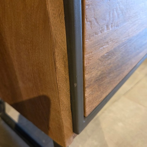 [K, defekt] Wysoka komoda Trapani 120 cm – Wędzony Fornir Mango, LED | Industrial