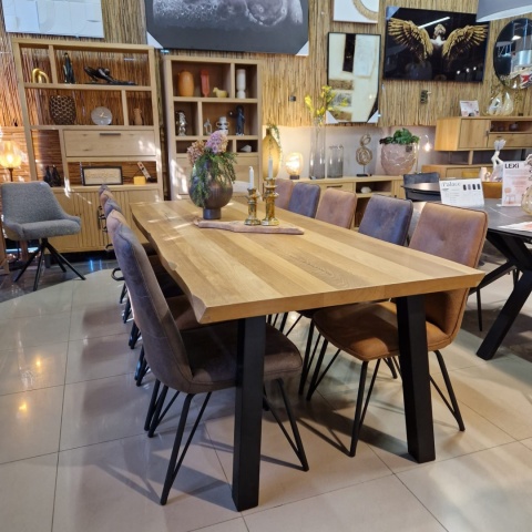 [R, od ręki] Stół Jadalniany Metalox 270 cm – Fornir Dębowy – 4 Czarne Nogi Stalowe