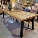 [R, od ręki] Stół Jadalniany Metalox 270 cm – Fornir Dębowy – 4 Czarne Nogi Stalowe