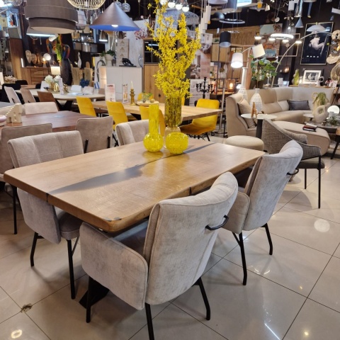 [R, od ręki] Stół MONOLIT – Lite drewno dębowe z żywicą i żywą krawędzią 150 x 90 cm