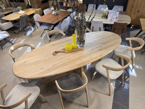 [R, od ręki] Stół Jadalniany Almora 270 cm – Lity Dąb Natural Sand (Lakier Platinum)