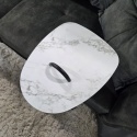 Ekskluzywny Stolik pod Laptopa MASURA – XOOON | Blat HPL (Primo Laminato), Czarny Metalowy Stelaż, kolor blaru BIAŁY MARMUR