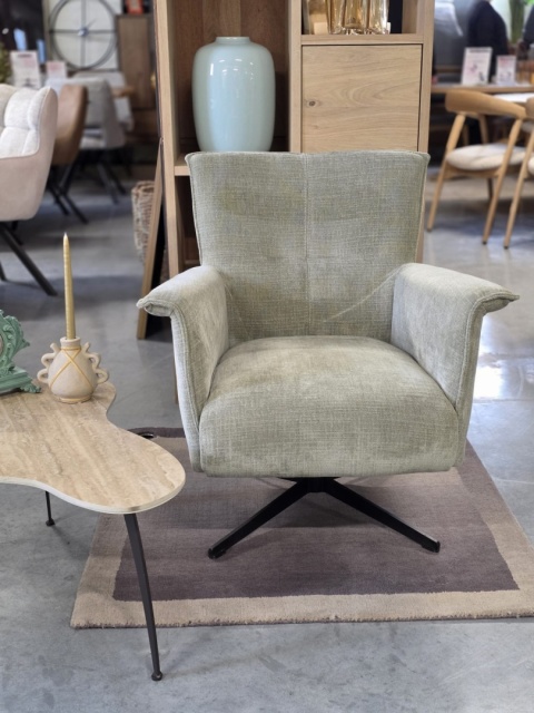 [K] Designerski Fotel Wypoczynkowy CAROLA – Henders & Hazel | Niskie oparcie, Tkanina Szenilowa Cadiz, Obrotowa podstawa