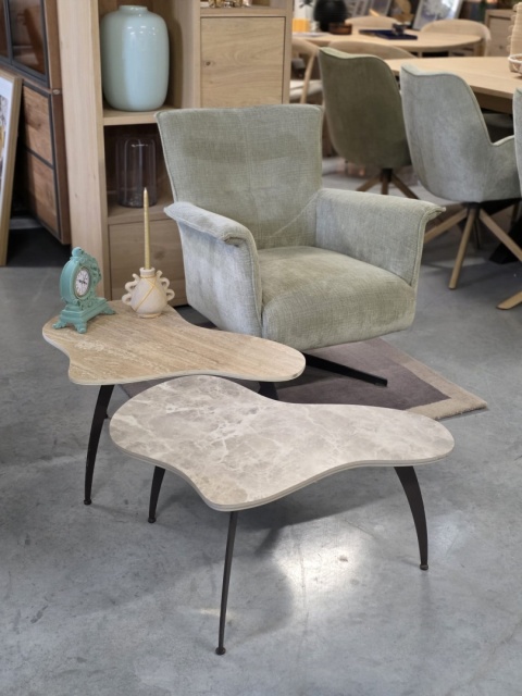 Ekskluzywny Stolik Kawowy AMBRA 75 cm – COCO maison | Organiczny Blat Ceramiczny (Efekt Trawertynu), Czarna Metalowa Podstawa