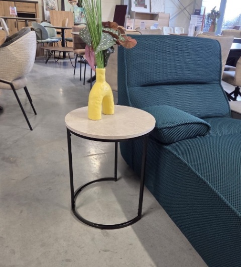 Designerski Stolik Pomocniczy LINA 46 cm – COCO maison | Szarobrązowy Blat z Efektem Marmuru, Czarny Metalowy Stelaż