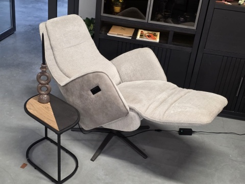 Fotel Rozkładany Elektrycznie FELINO – Chenille Livigno / Oregon, Kolor Kiezel (Kamykowy), 2 Silniki, Grafitowa Podstawa Design