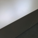 [K] Szafka RTV / Lowboard TRENTINO 211 cm – Lakierowany MDF w Kolorze Oliwkowym, System Push-to-Open, Oświetlenie LED