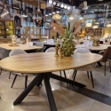 [R, od ręki] Owalny Stół Jadalniany COLOMBO 200 x 120 cm – Blat z Litego Drewna Dębowego – Czarna Metalowa Noga Pająk