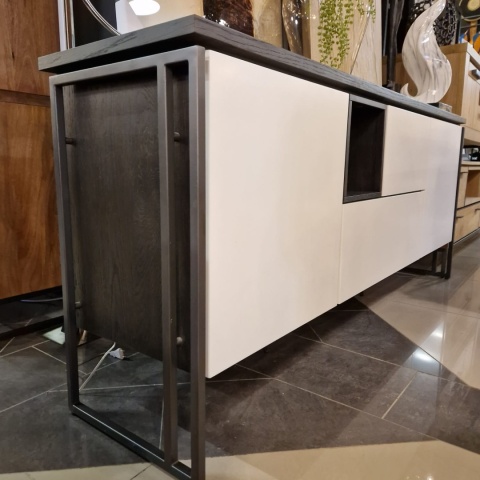Industrialna komoda GLASGOW 190 cm – Dąb Carbon i Biały MDF – Zintegrowane Oświetlenie LED