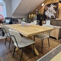 [od ręki] Stół Jadalniany NYBORG 150 x 100 cm – Naturalny Fornir Dębowy Dune – Matowy Lakier Platinum – Centralna Noga