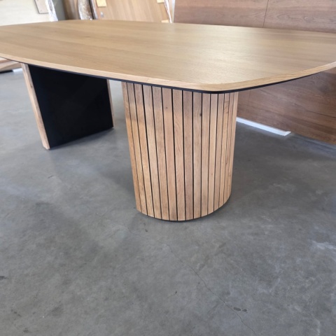 Owalny Stół Jadalniany PAVIE 270 x 120 cm – Naturalny Fornir Dębowy – Kolumnowa Noga Cylindryczna –