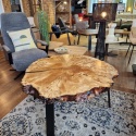Stolik Kawowy Live Edge z Plastra Czeczota Topoli nr [9] Wymiary 108x106 cm, Grubość 9 cm, Nogi Metalowe Czarne