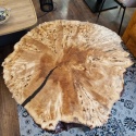 Stolik Kawowy Live Edge z Plastra Czeczota Topoli nr [9] Wymiary 108x106 cm, Grubość 9 cm, Nogi Metalowe Czarne