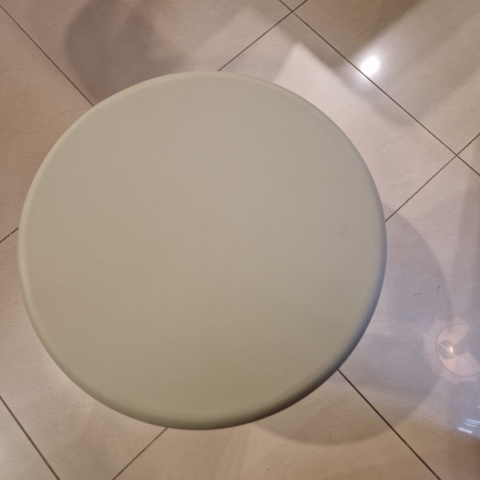 Designerski Metalowy Stolik Pomocniczy PABLO Średnica 50 cm Matowy – Coco Maison