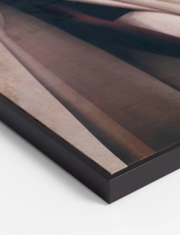 COCOmaison® Holly – Elegancki Obraz na Tkaninie Velvet / Welurze (90 x 140 cm) – Kobieta w Kapeluszu