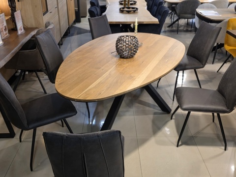 [R, od ręki] Owalny Stół Jadalniany COLOMBO 200 x 120 cm – Blat z Litego Drewna Dębowego – Czarna Metalowa Noga Pająk