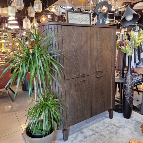 Komoda wysoka / Highboard 125 cm HENDERS & HAZEL RAVELLO – fornir dębowy, kolor Basalt, zintegrowane lamele