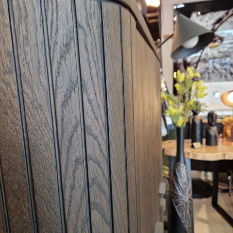 Komoda wysoka / Highboard 125 cm HENDERS & HAZEL RAVELLO – fornir dębowy, kolor Basalt, zintegrowane lamele