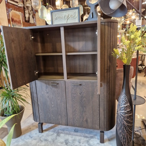 Komoda wysoka / Highboard 125 cm HENDERS & HAZEL RAVELLO – fornir dębowy, kolor Basalt, zintegrowane lamele
